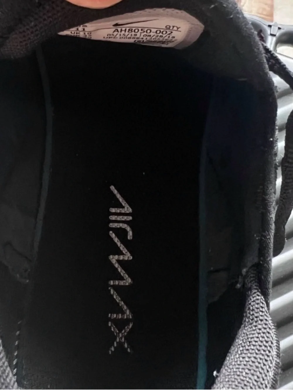 (USED) Nike Air Max 270 Sneaker - Men's Make Offer!!!!!